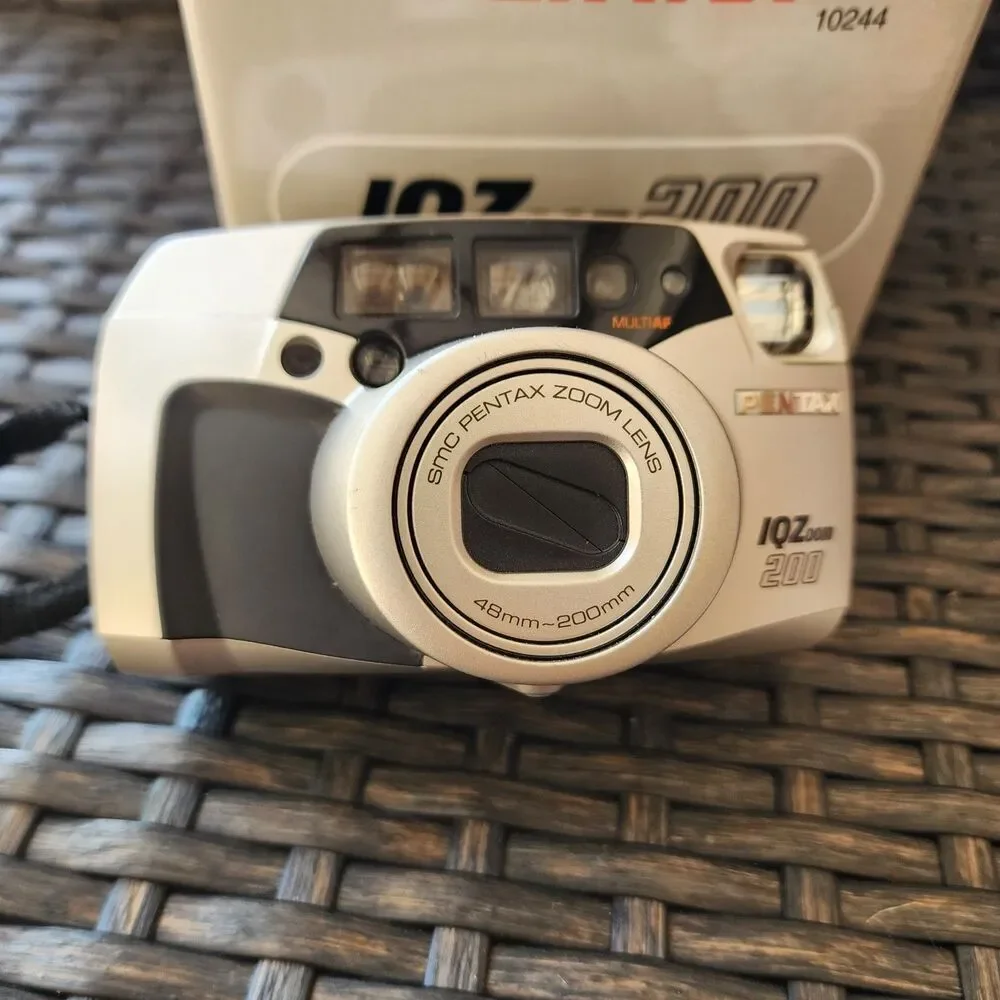 Vintage Pentax IQZoom 160 35mm Point & Shoot Film Camera With Box